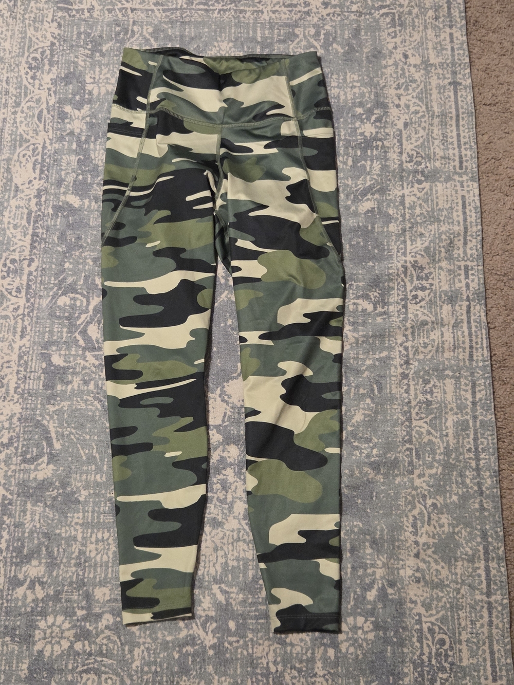 crown & ivy Green Camo High-Waist Leggings